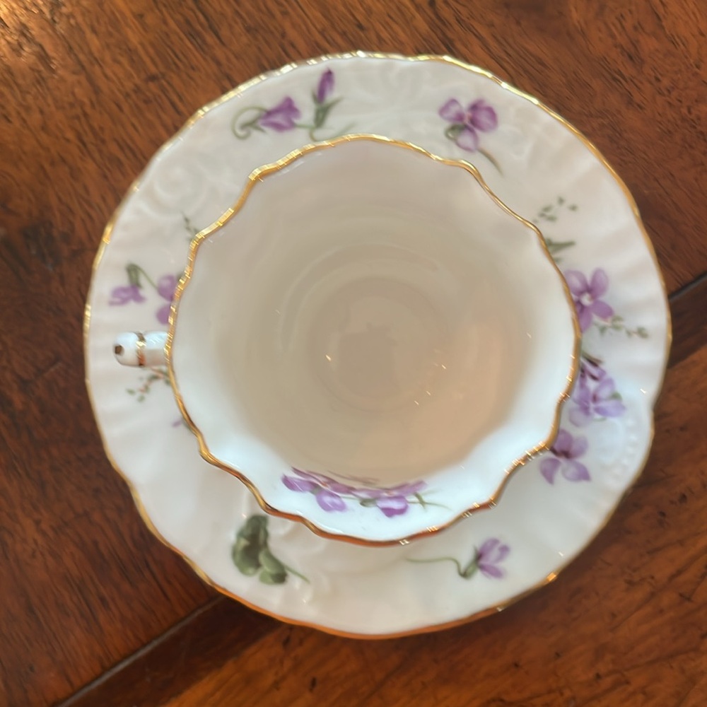 Vintage teacup and saucer - Picture 3 of 4